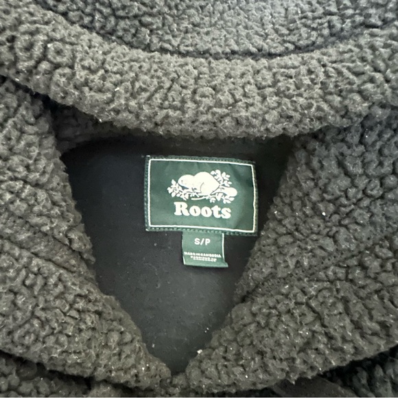 Ladies Roots Sherpa Black Hoodie with Front Pocket - Size Small - Picture 3 of 6